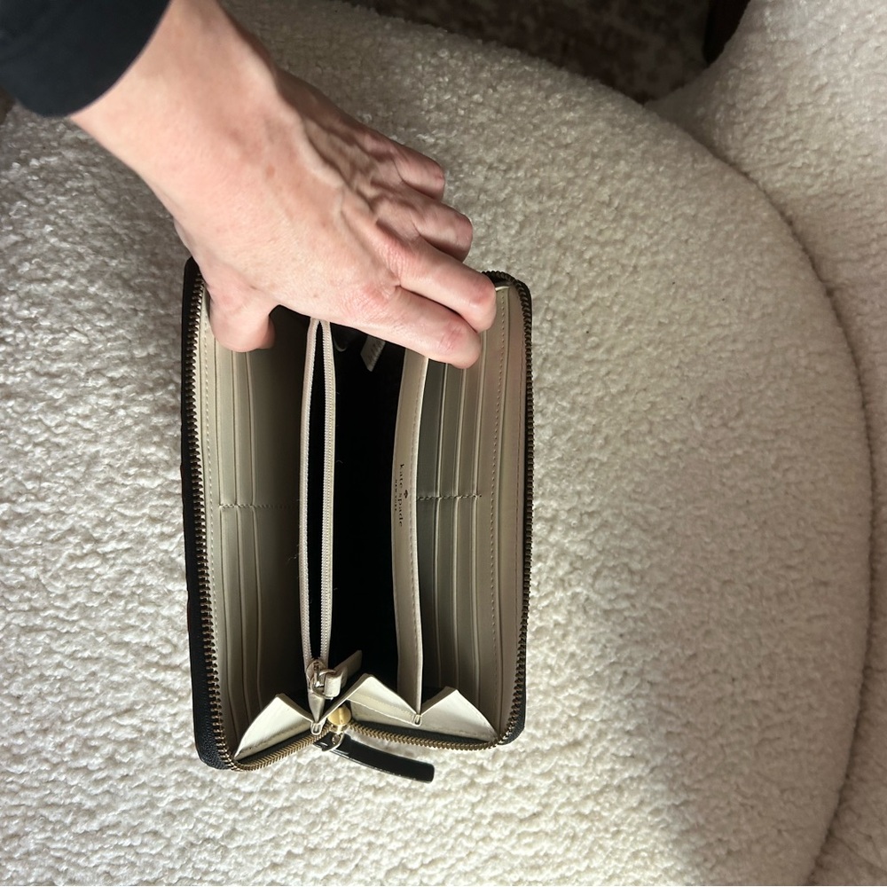Kate Spade wallet - Picture 6 of 6